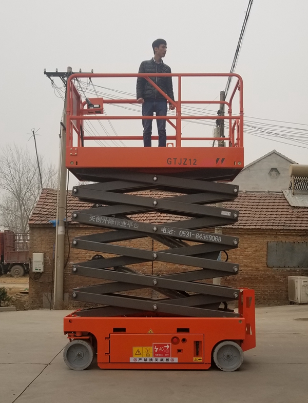 小型升降平臺(tái)廣泛應(yīng)用于哪里呢？